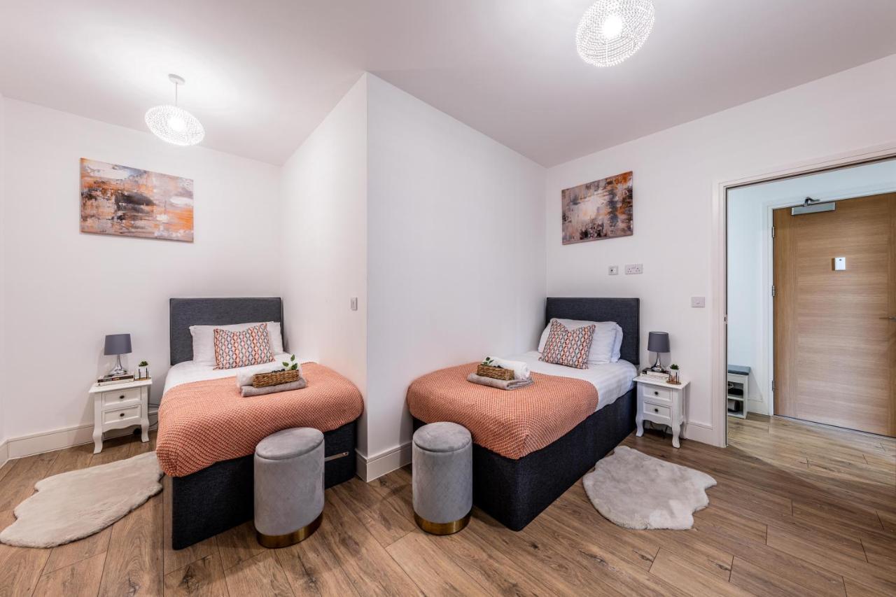Mission Wave - Venture Apartment Staines-upon-Thames Exterior foto